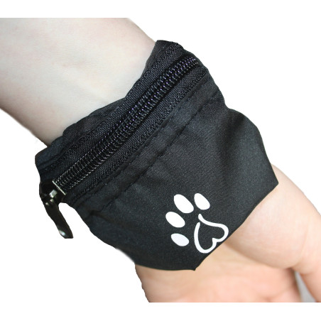 Dog Pocket for treats with fixation on hand