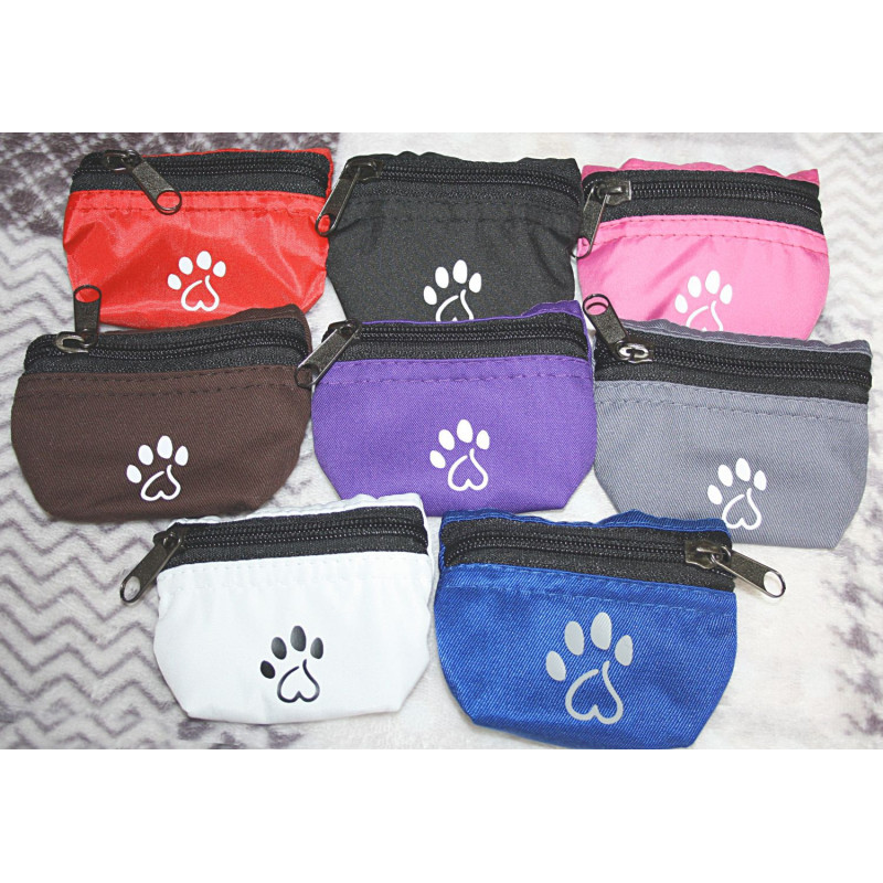Dog Pocket for treats with fixation on hand