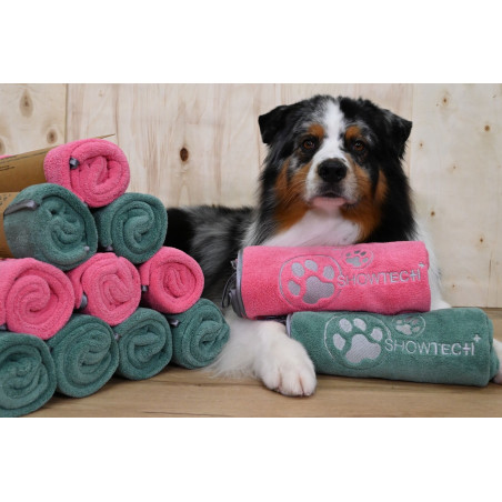 Полотенце Show Tech Coral Fleece для собак и кошек 90 × 56 см двух цветов Candy Pink и Desert Sage